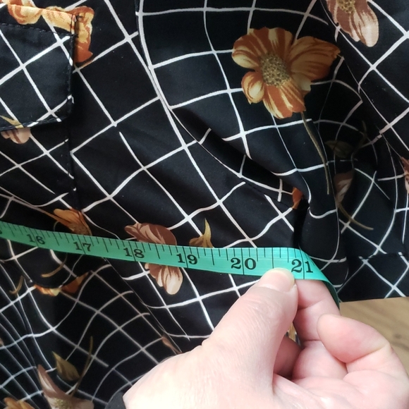 VINTAGE Truffles Women's Button Up Small - Picture 6 of 6